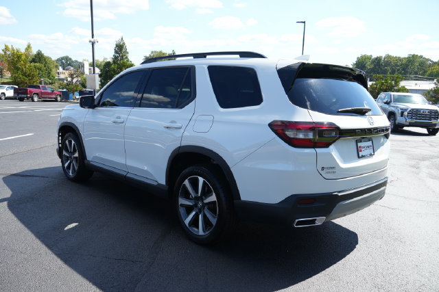 Used 2025 Honda Pilot Elite image 5