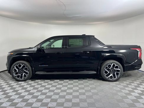 New 2024 Chevrolet Silverado EV RST AWD/4WD image 4