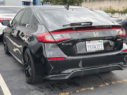 Used 2025 Honda Civic Sport image 4