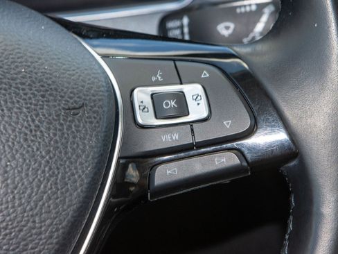 Used 2019 Volkswagen Tiguan SEL image 31