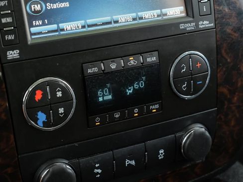 Used 2013 GMC Yukon XL Denali AWD/4WD image 37