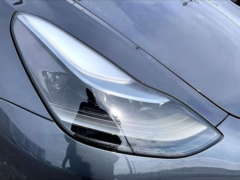 Used 2023 Tesla Model 3 Standard Range image 28