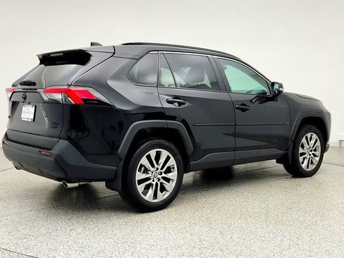 Used 2023 Toyota RAV4 XLE Premium AWD/4WD image 5