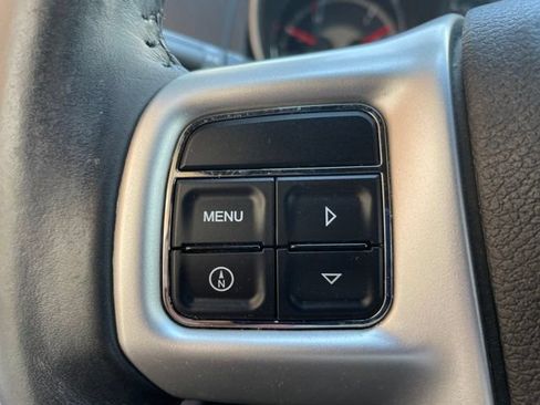 Used 2011 Chrysler 200 Touring FWD image 22