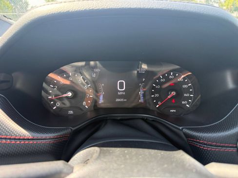 Used 2025 Jeep Compass Trailhawk AWD/4WD image 38