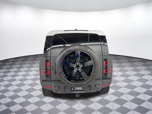 Used 2024 Land Rover Defender 110 X-Dynamic SE AWD/4WD image 4