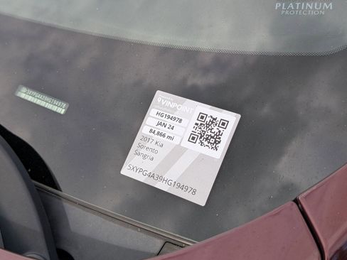 Used 2017 Kia Sorento LX image 9