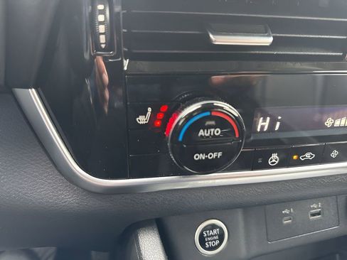 Used 2023 Nissan Rogue SV w/ SV Premium Package image 21