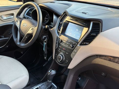 Used 2017 Hyundai Santa Fe Sport FWD image 8