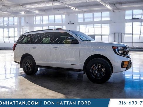 Used 2025 Ford Expedition Tremor image 36