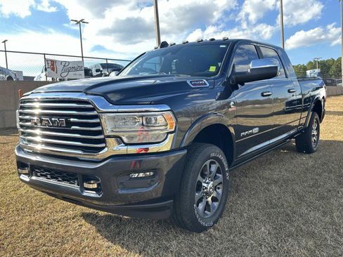 Used 2022 RAM 2500 Limited image 3