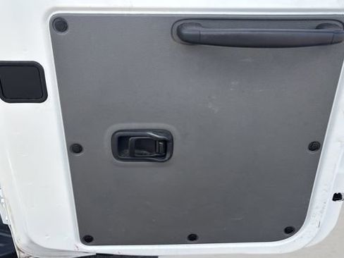 Used 2021 Nissan NV 2500 SV image 38