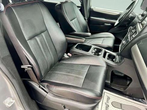 Used 2014 Dodge Grand Caravan R/T image 27