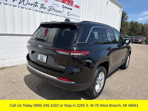 Used 2023 Jeep Grand Cherokee Laredo w/ Luxury Tech Group I AWD/4WD image 11