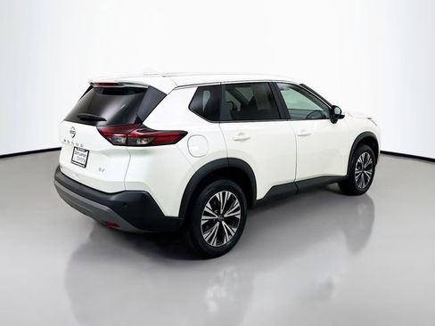 Used 2023 Nissan Rogue SV image 7