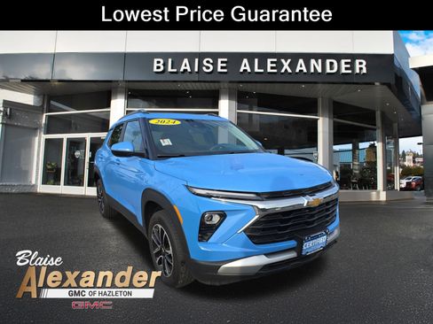 Used 2024 Chevrolet TrailBlazer LT w/ Driver Confidence Package AWD/4WD image 1