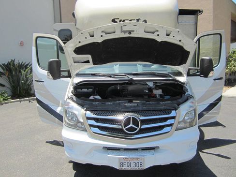 Used 2017 Mercedes-Benz Sprinter 3500 image 28