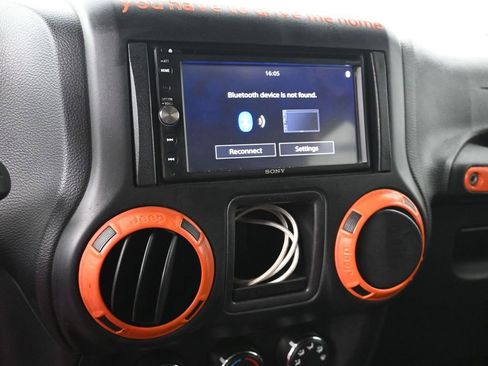 Used 2015 Jeep Wrangler Unlimited Sport w/ Connectivity Group image 14