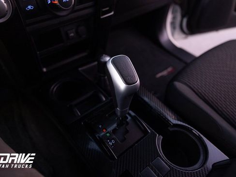 Used 2022 Toyota 4Runner TRD Off-Road image 32