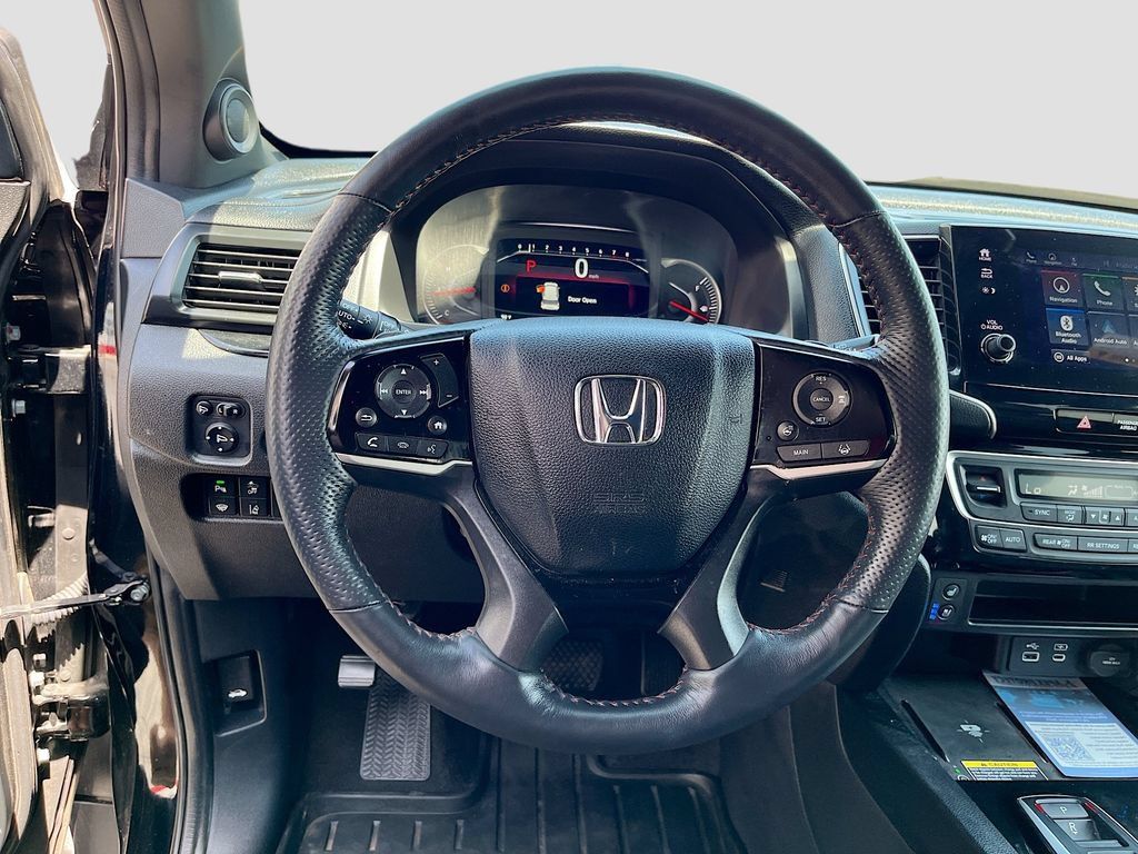 Used 2025 Honda Passport Black Edition image 11