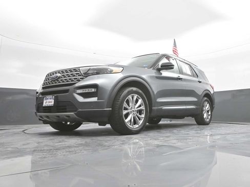 Used 2021 Ford Explorer Limited w/ Equipment Group 301A AWD/4WD image 45
