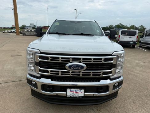 Used 2025 Ford F250 XLT w/ FX4 Off-Road Package AWD/4WD image 2