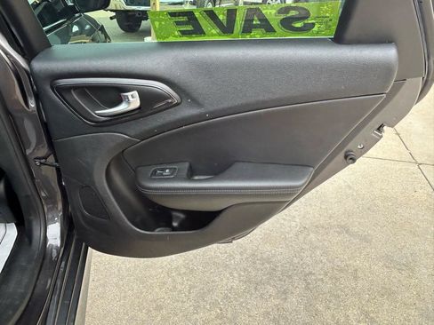 Used 2016 Chrysler 200 S AWD/4WD image 15