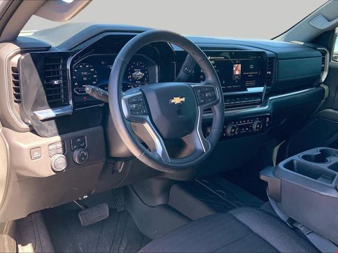 Used 2024 Chevrolet Silverado 1500 LT w/ Z71 Off-Road Package AWD/4WD image 18