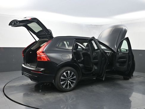 Used 2024 Volvo XC60 B5 Plus w/ Protection Package Premier image 38