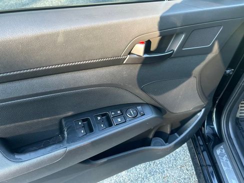 Used 2017 Hyundai Elantra Sport image 24