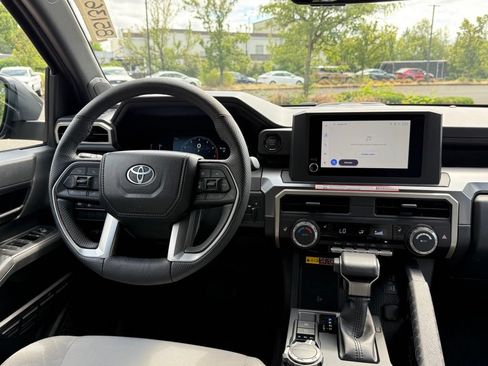 Certified 2025 Toyota Tacoma SR5 AWD/4WD image 28