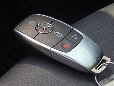 Certified 2023 Mercedes-Benz GLB 250 4MATIC image 39