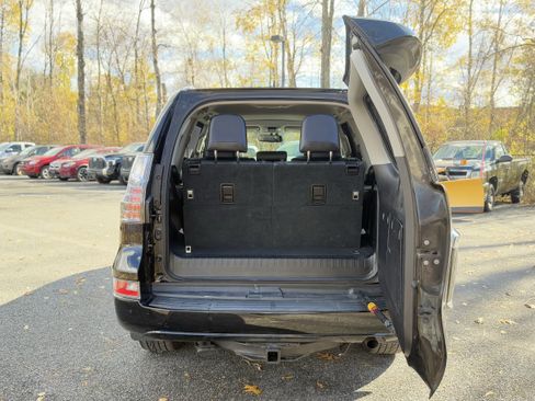 Used 2017 Lexus GX 460 image 34