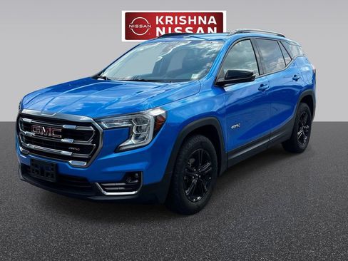 Used 2024 GMC Terrain AT4 AWD/4WD image 2