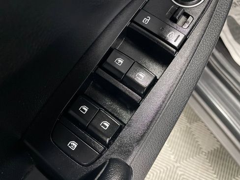 Used 2023 Kia Seltos S image 17