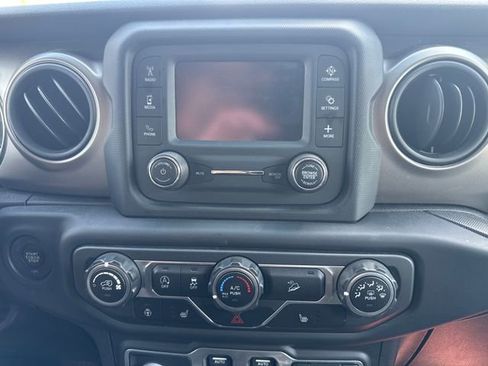 Used 2018 Jeep Wrangler Sport AWD/4WD image 24