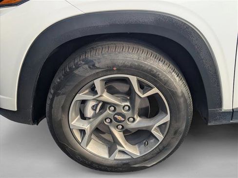 Used 2024 Chevrolet Trax LT image 30