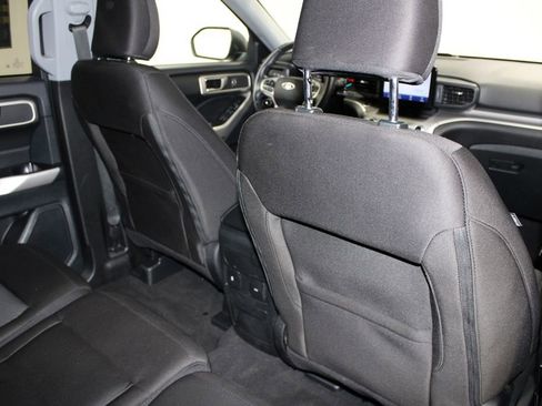 Used 2023 Ford Explorer XLT image 34