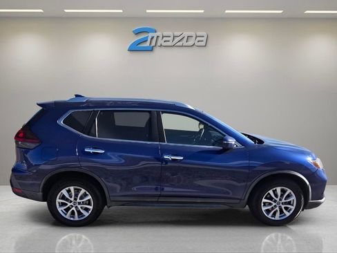 Used 2019 Nissan Rogue SV image 6