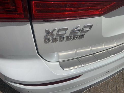 Used 2023 Volvo XC60 B5 Ultimate w/ Protection Package Premier FWD image 8