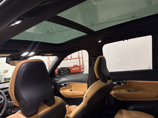 Used 2024 Volvo XC90 B6 Ultimate w/ Protection Package Premier AWD/4WD image 17