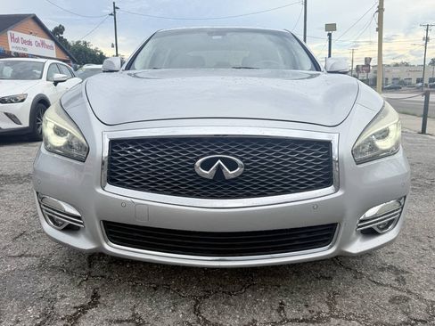 Used 2018 INFINITI Q70 Luxe AWD/4WD image 5