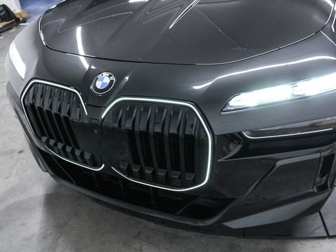 Certified 2024 BMW 760i xDrive w/ Executive Package AWD/4WD image 11
