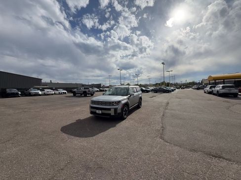 Used 2025 Hyundai Santa Fe SEL AWD/4WD image 10