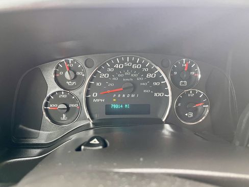 Used 2014 Chevrolet Express 2500 RWD image 9