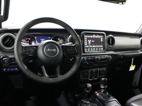 Used 2023 Jeep Wrangler Unlimited w/ 8.4" Radio Group AWD/4WD image 2