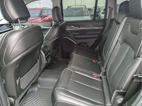 Used 2024 Jeep Grand Cherokee Limited w/ Black Appearance Package image 13