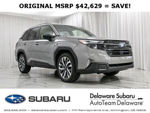 Used 2025 Subaru Forester Touring AWD/4WD image 1