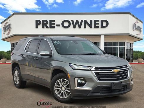 Certified 2023 Chevrolet Traverse LT image 1