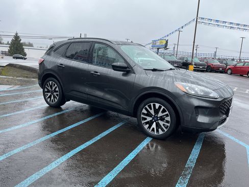 Used 2020 Ford Escape SE Sport image 7